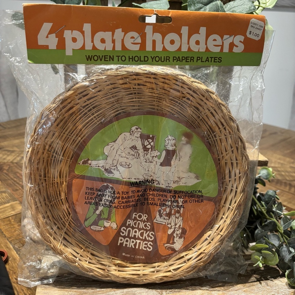 NEW VINTAGE 70’S WOVEN PAPER PLATES HOLDERS Set Of Four